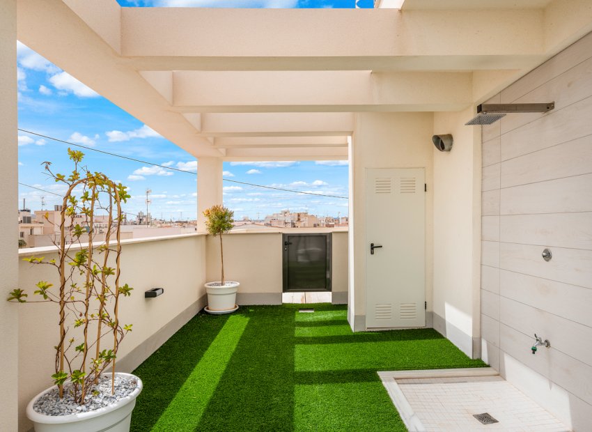 Neue Gebäude - Apartment -
Torrevieja
