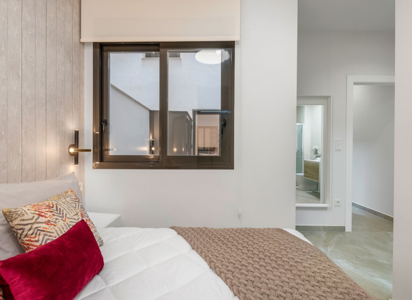 Neue Gebäude - Apartment -
Torrevieja