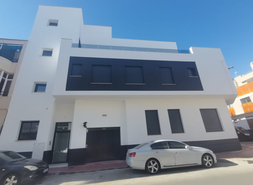 Neue Gebäude - Apartment -
Torrevieja