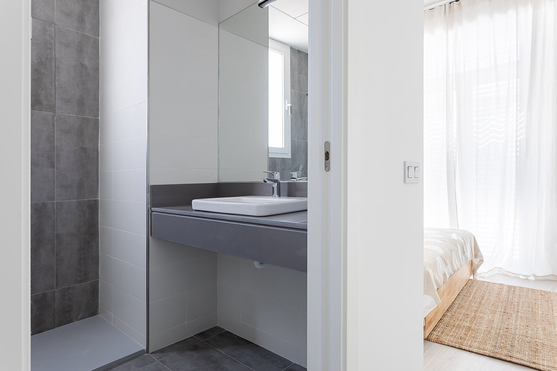 Neue Gebäude - Apartment -
Vera