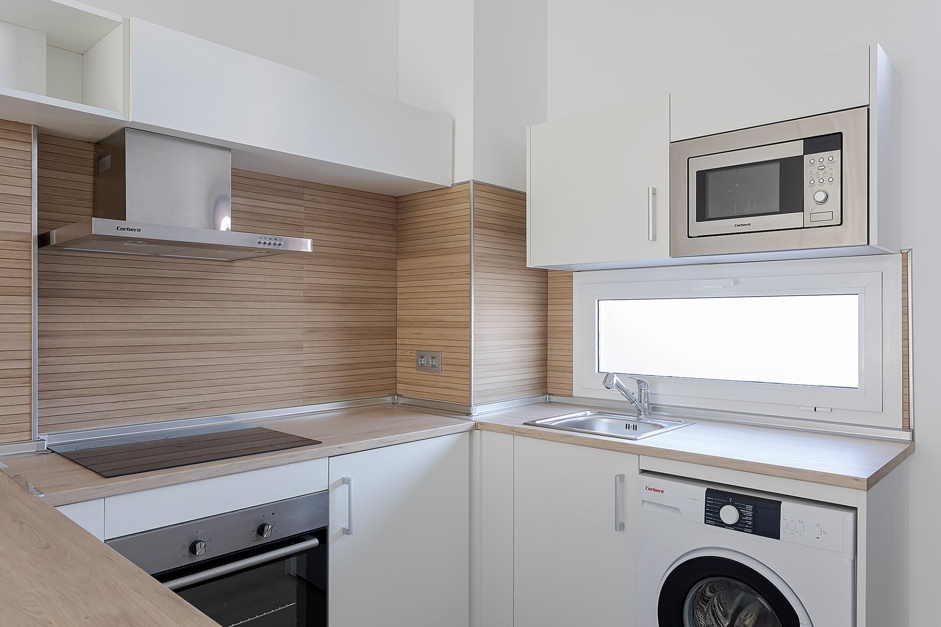 Neue Gebäude - Apartment -
Vera