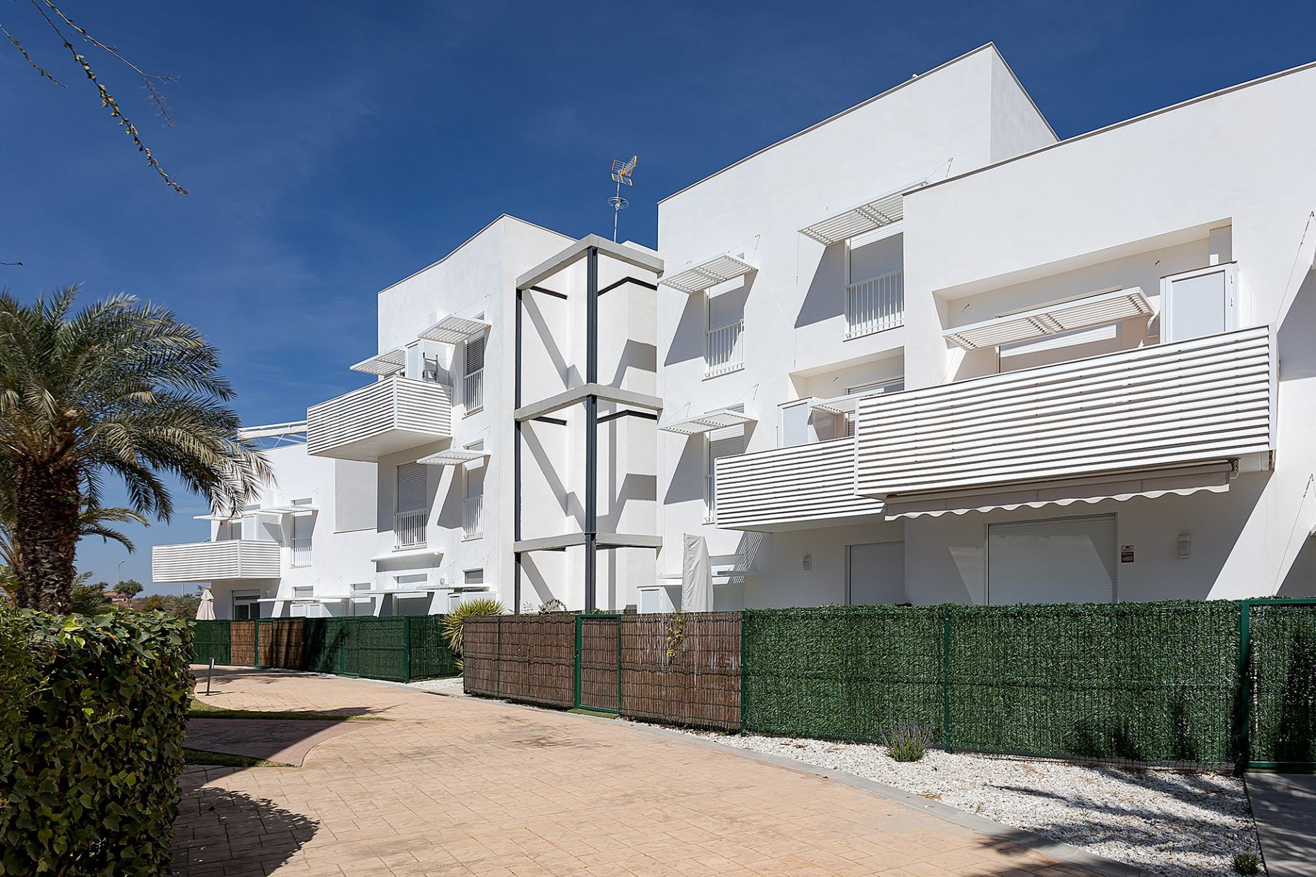Neue Gebäude - Apartment -
Vera