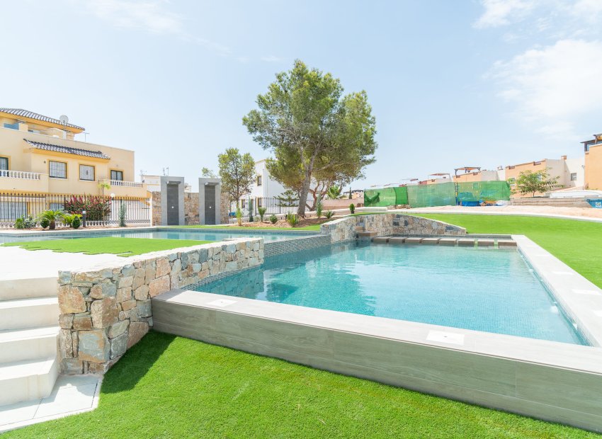 Neue Gebäude - Bungalow - Erdgeschosswohnung -
Torrevieja