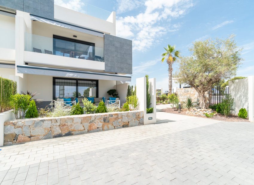 Neue Gebäude - Bungalow - Erdgeschosswohnung -
Torrevieja