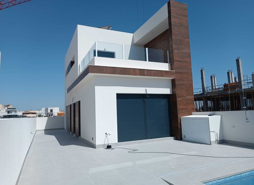 Neue Gebäude - detached -
Daya Nueva