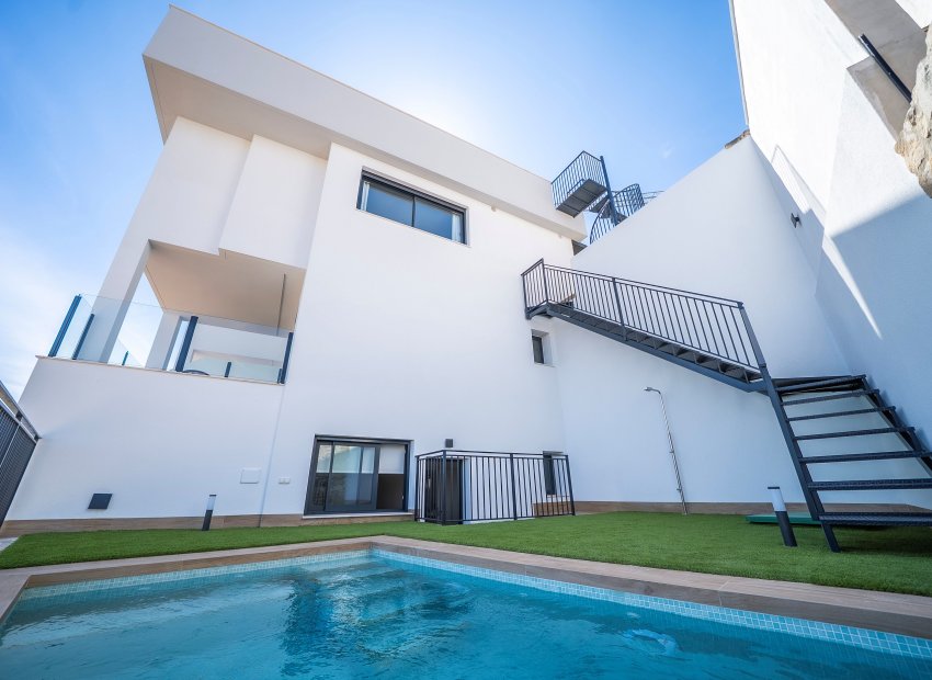 Neue Gebäude - Doppelhaushälfte -
Algorfa - La Finca Golf