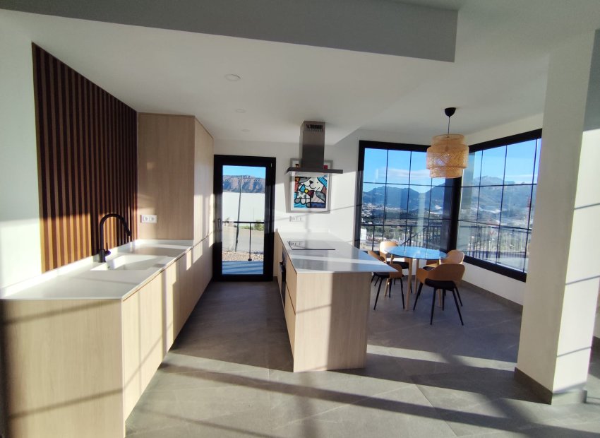 Neue Gebäude - Doppelhaushälfte -
Polop