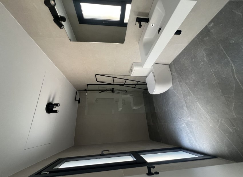 Neue Gebäude - Doppelhaushälfte -
Polop