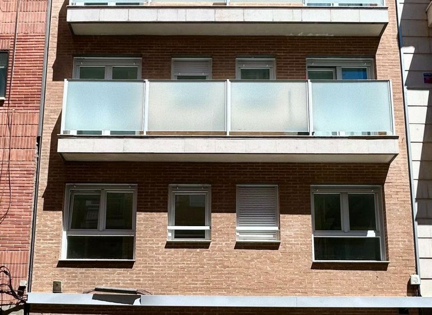 Neue Gebäude - Erdgeschosswohnung -
Alicante - Alicante (Alacant)