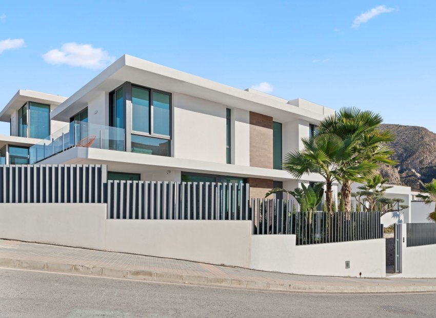 Neue Gebäude - Freistehend / Villa -
Benidorm