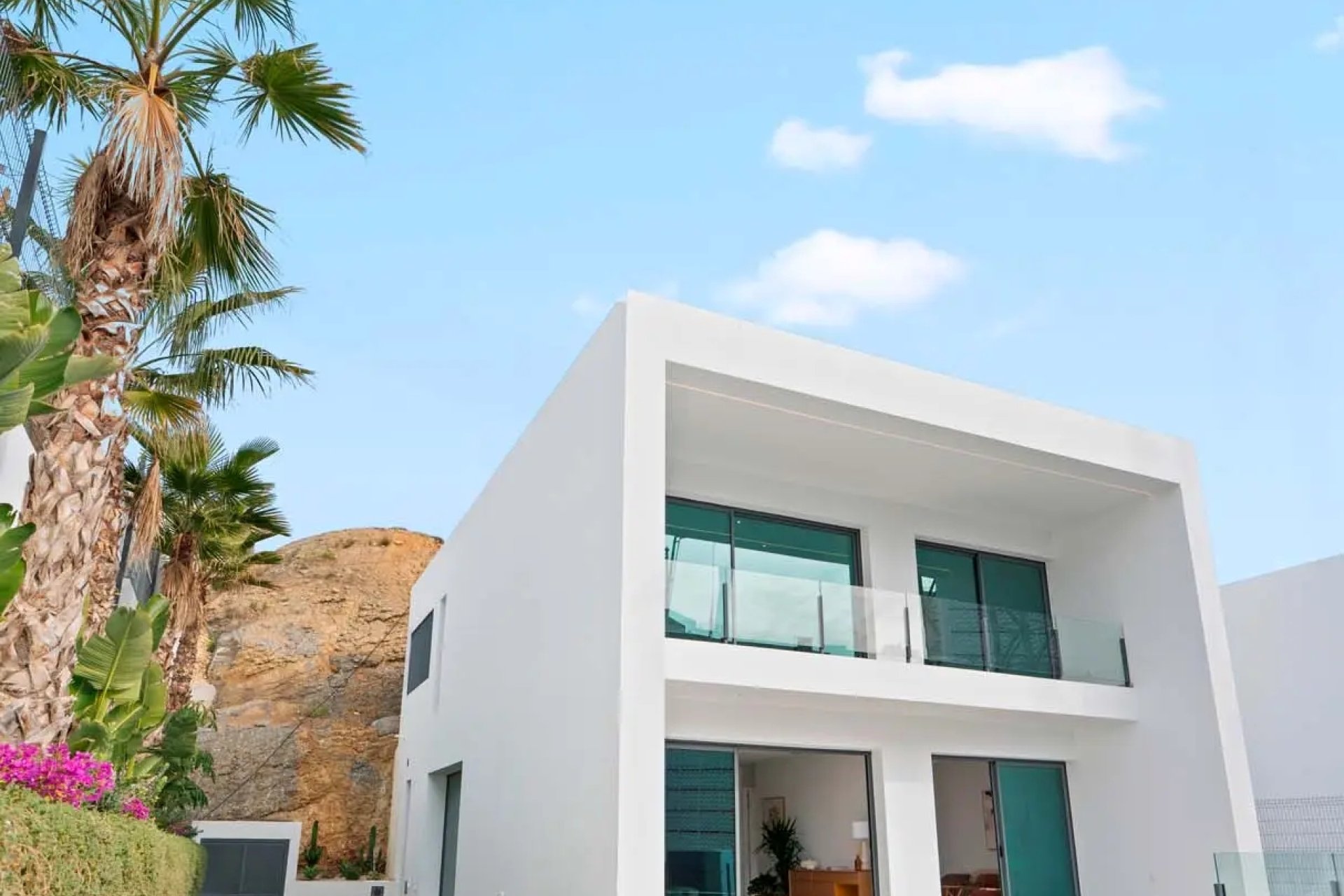 Neue Gebäude - Freistehend / Villa -
Benidorm