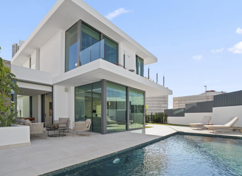 Neue Gebäude - Freistehend / Villa -
Benidorm