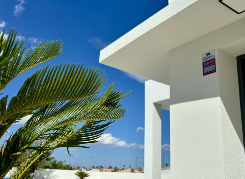 Neue Gebäude - Freistehend / Villa -
Benijofar