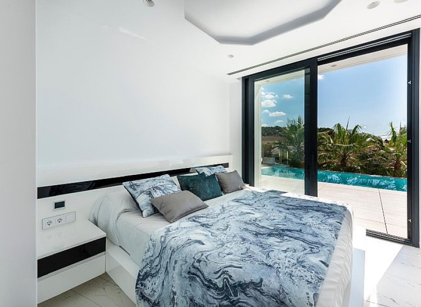 Neue Gebäude - Freistehend / Villa -
Calpe