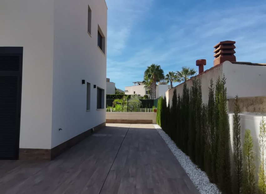 Neue Gebäude - Freistehend / Villa -
Cartagena