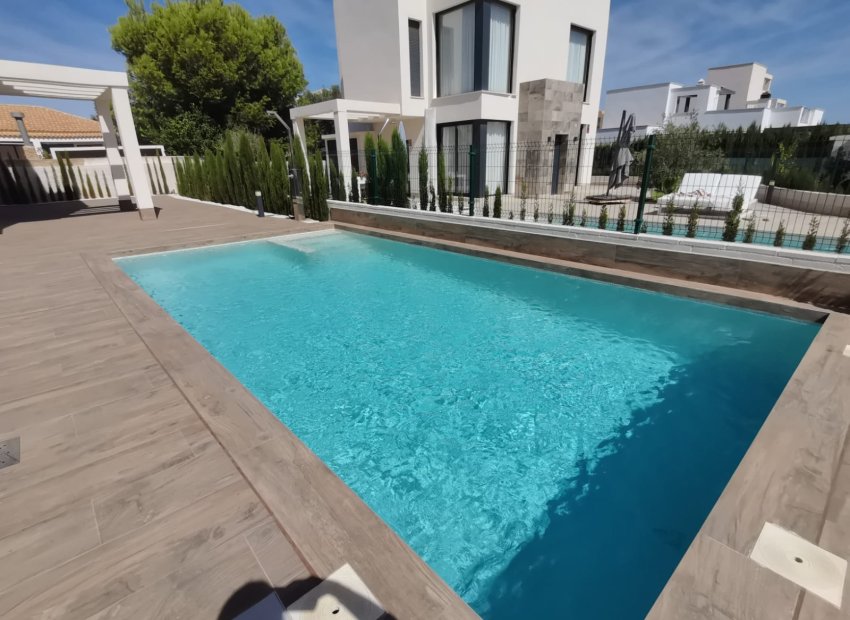 Neue Gebäude - Freistehend / Villa -
Cartagena