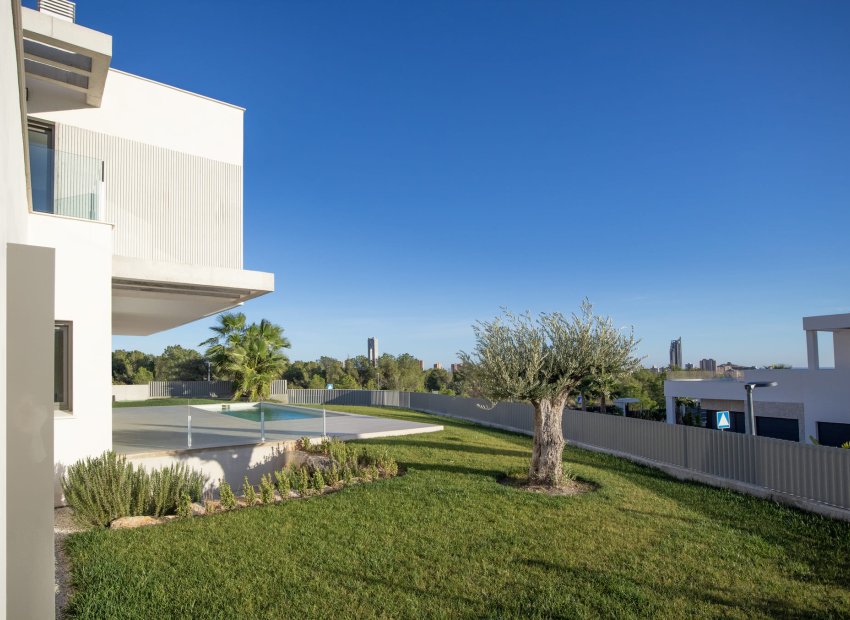 Neue Gebäude - Freistehend / Villa -
Finestrat