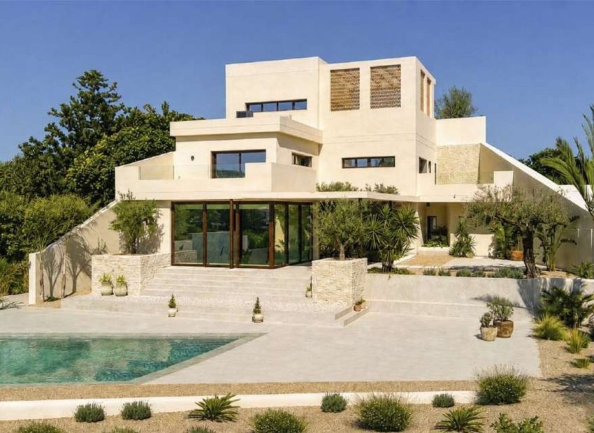 Neue Gebäude - Freistehend / Villa -
La Marina