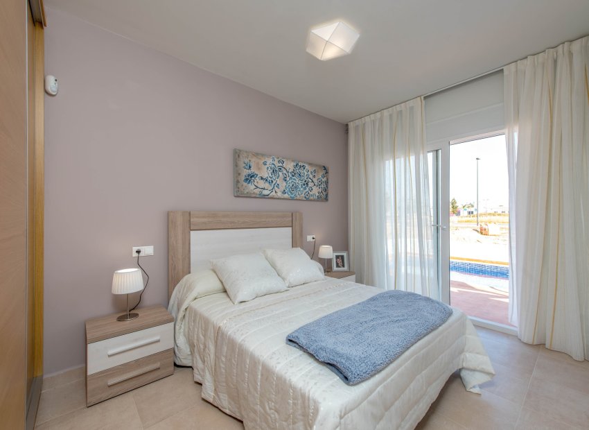 Neue Gebäude - Freistehend / Villa -
Los Alcazares - Los Alcázares