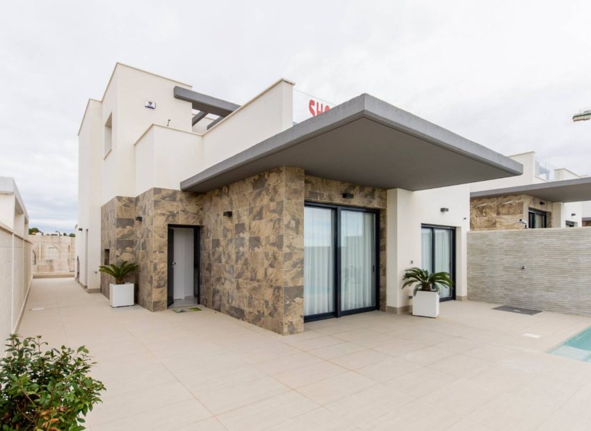 Neue Gebäude - Freistehend / Villa -
Orihuela Costa