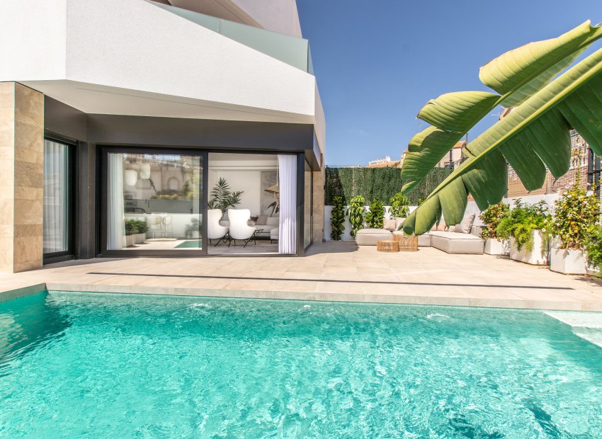 Neue Gebäude - Freistehend / Villa -
Orihuela Costa