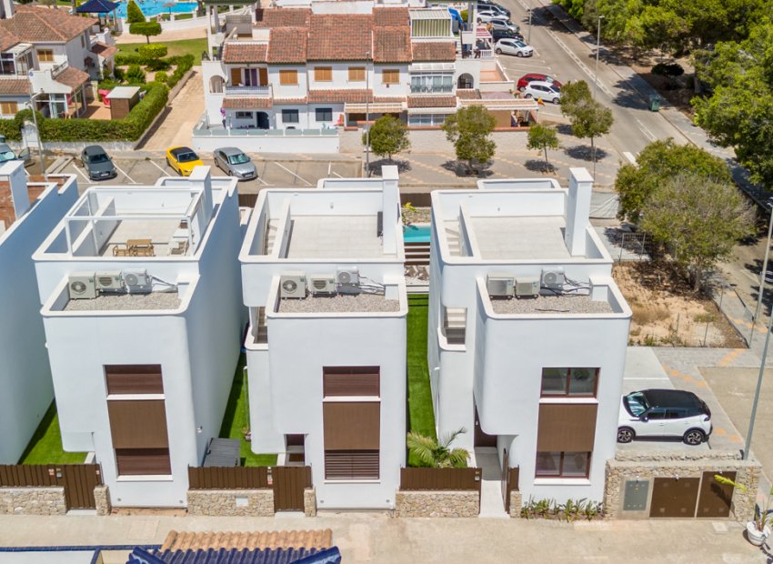 Neue Gebäude - Freistehend / Villa -
Pilar de la Horadada