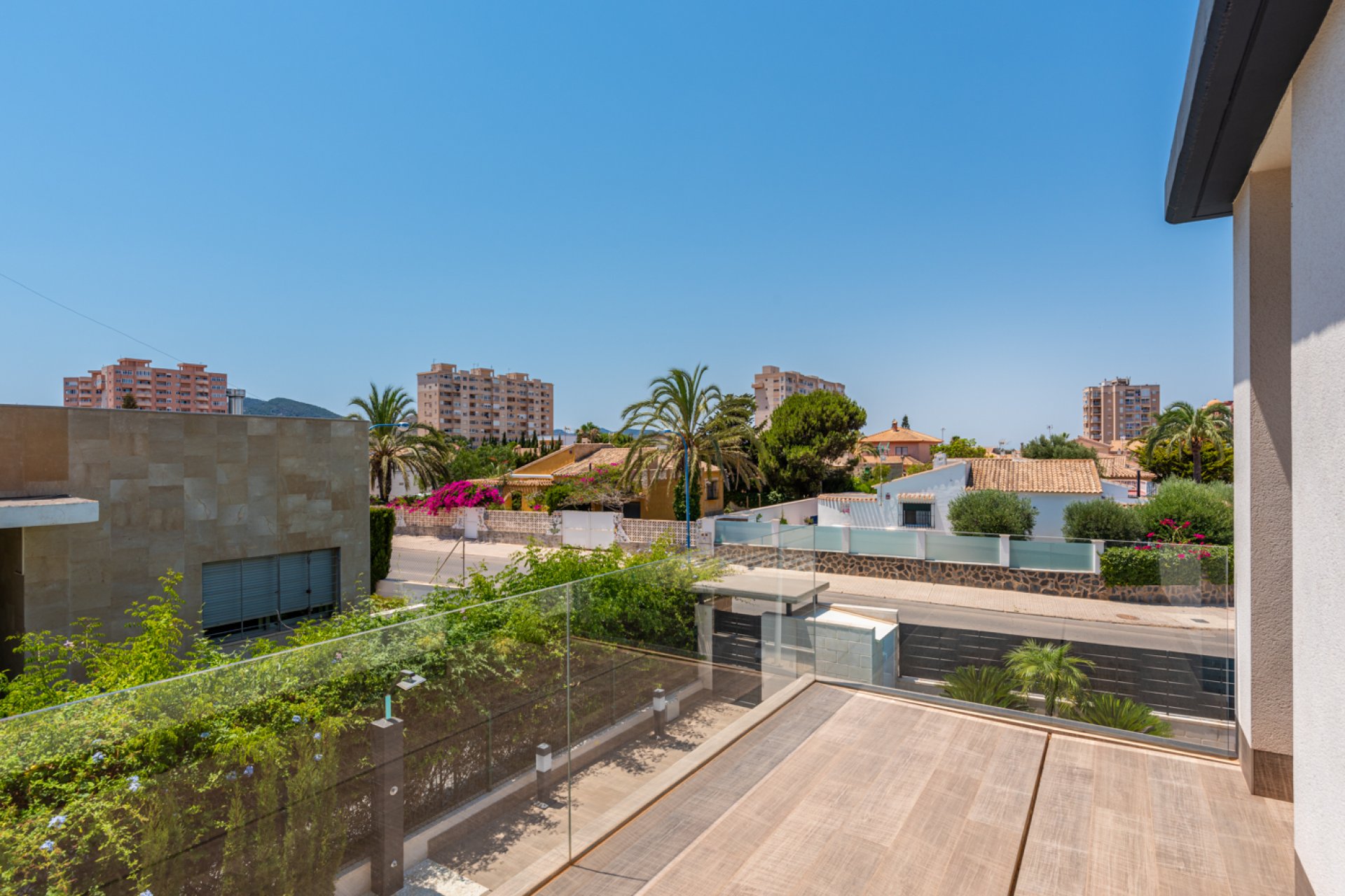 Neue Gebäude - Freistehend / Villa -
Playa Paraiso