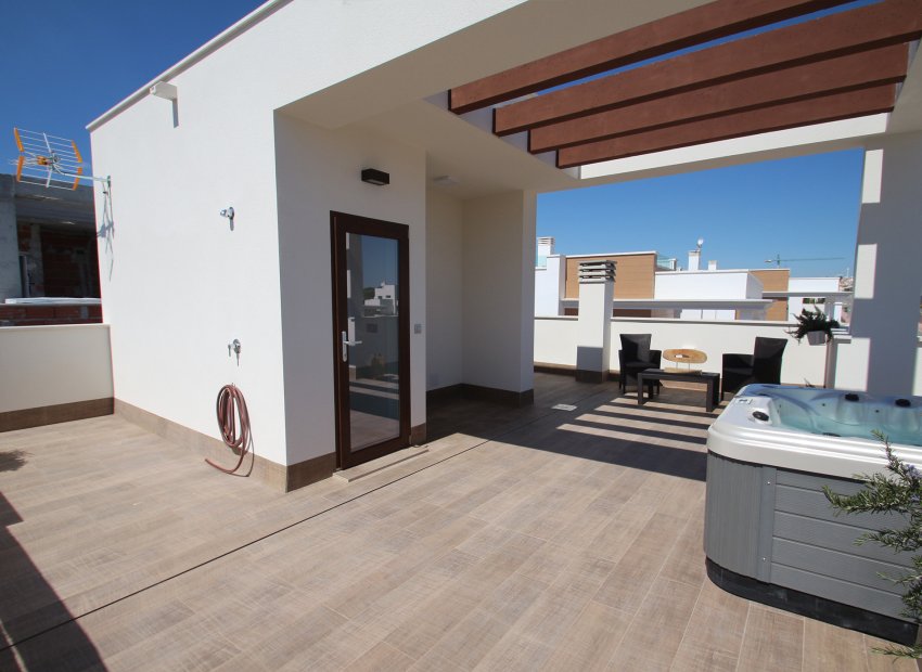 Neue Gebäude - Freistehend / Villa -
Playa Paraiso