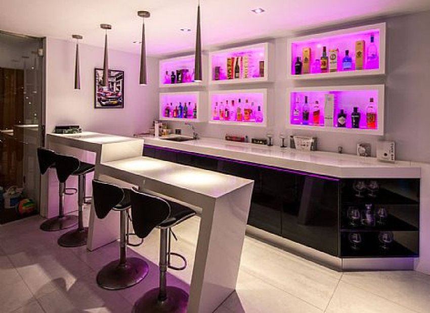 Neue Gebäude - Freistehend / Villa -
San Bernardo