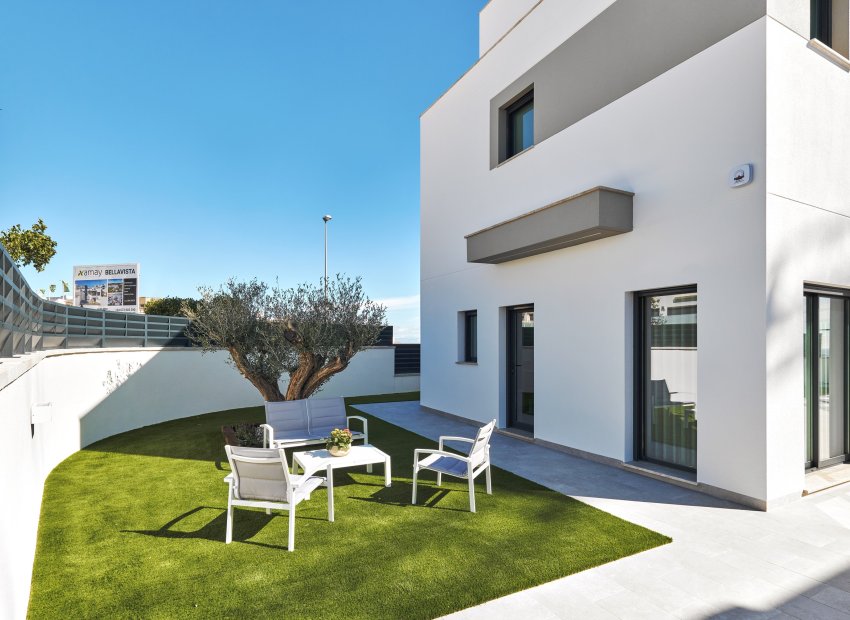 Neue Gebäude - Freistehend / Villa -
San Miguel de Salinas