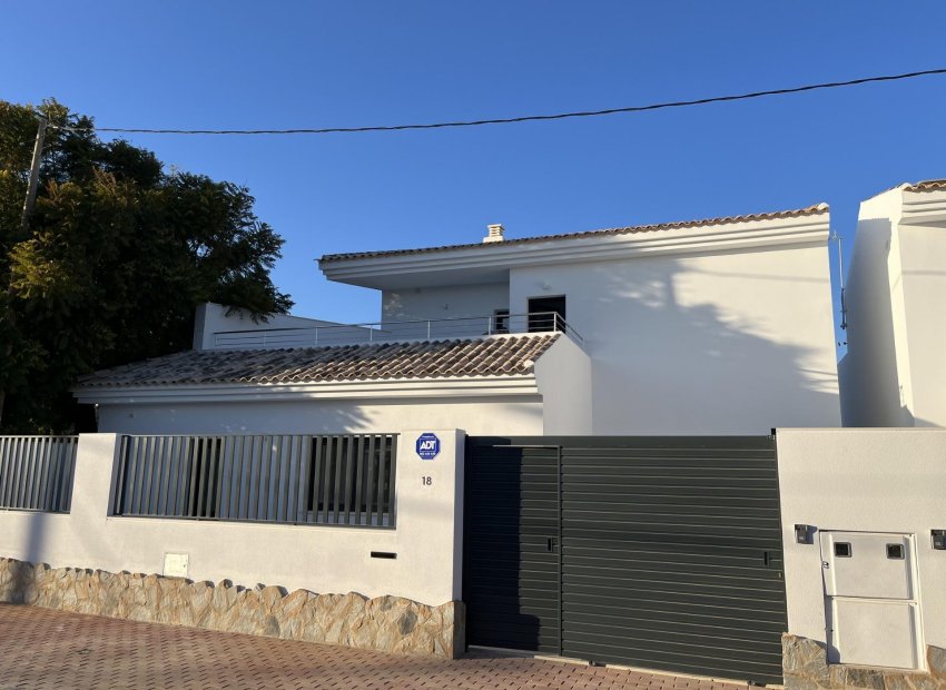 Neue Gebäude - Freistehend / Villa -
San Pedro del Pinatar - San Pedro Del Pinatar