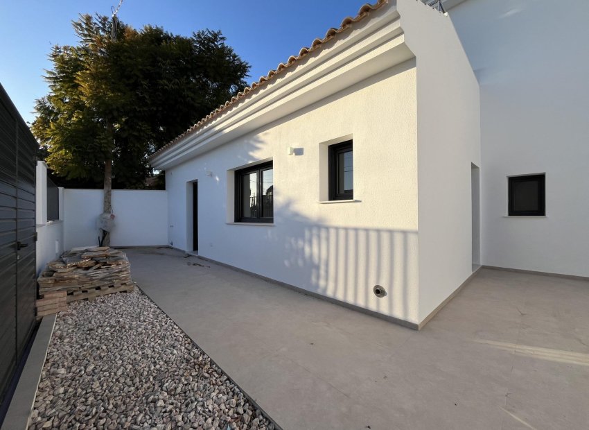 Neue Gebäude - Freistehend / Villa -
San Pedro del Pinatar - San Pedro Del Pinatar