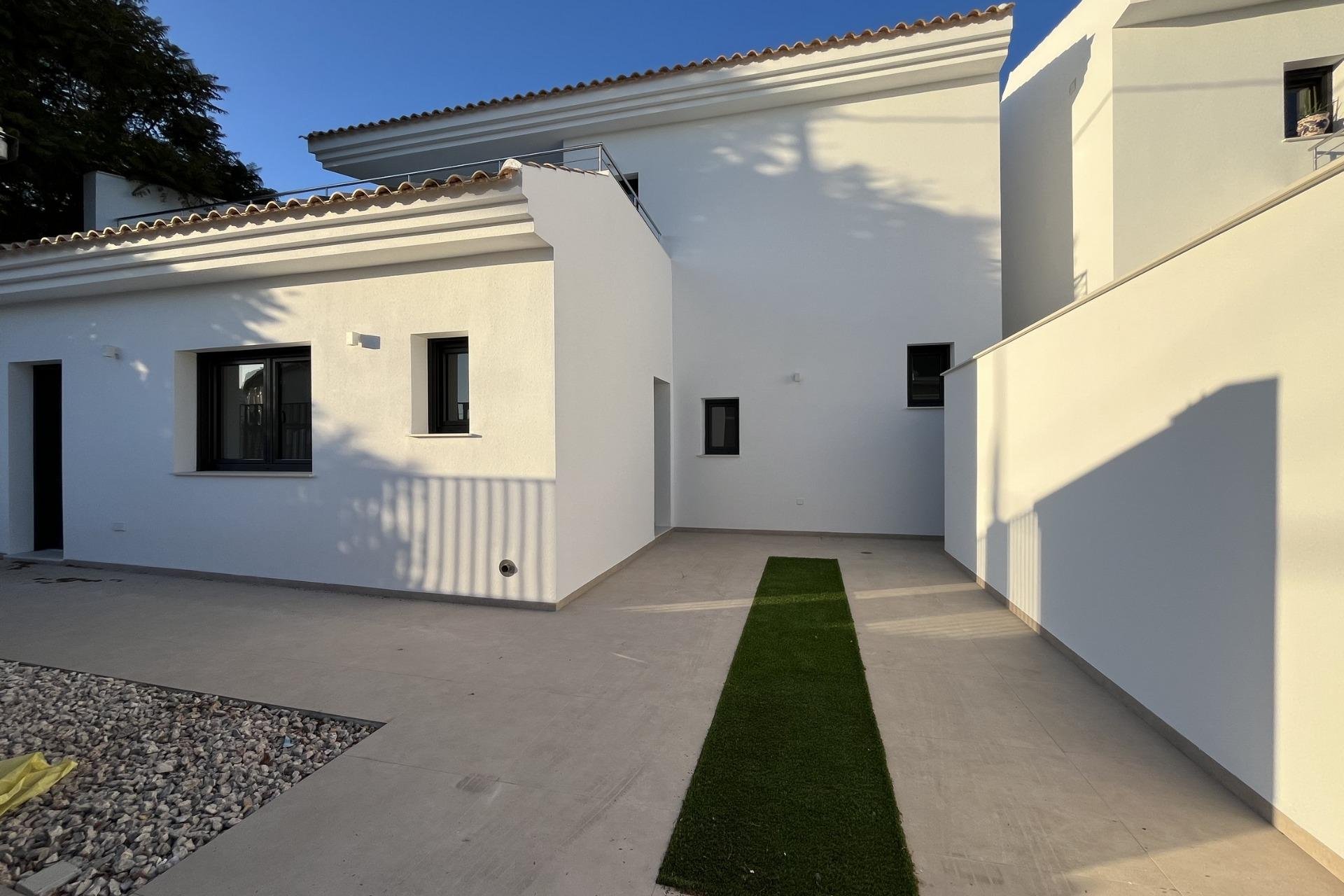 Neue Gebäude - Freistehend / Villa -
San Pedro del Pinatar - San Pedro Del Pinatar