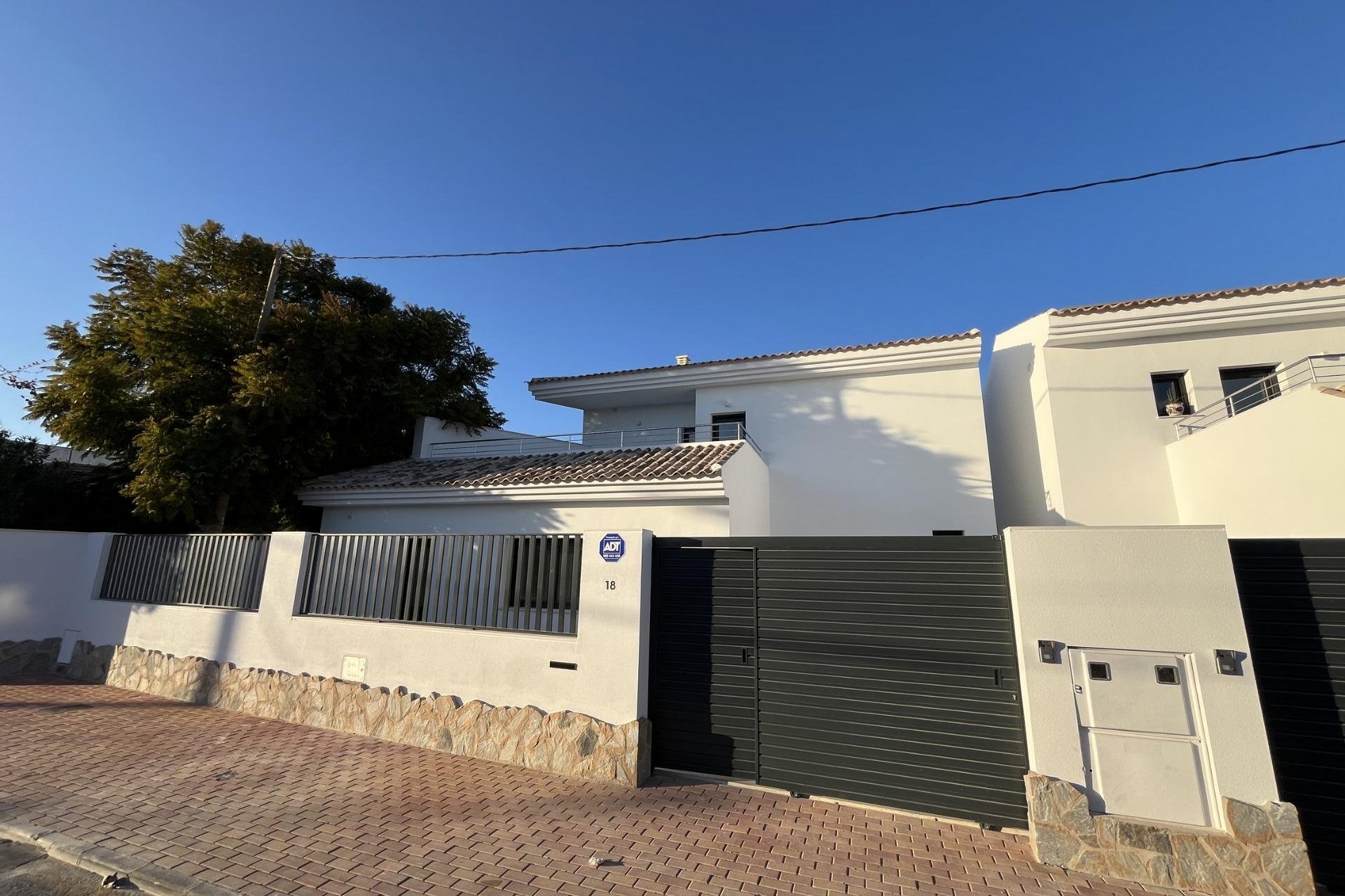 Neue Gebäude - Freistehend / Villa -
San Pedro del Pinatar - San Pedro Del Pinatar
