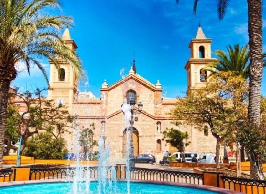 Neue Gebäude - Freistehend / Villa -
Torrevieja - Aguas Nuevas