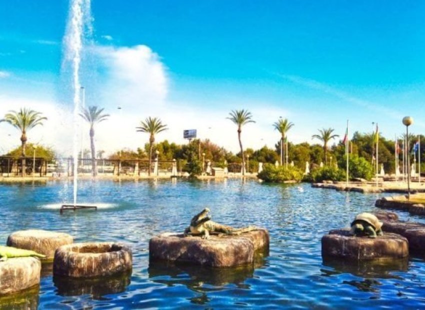 Neue Gebäude - Freistehend / Villa -
Torrevieja - Aguas Nuevas