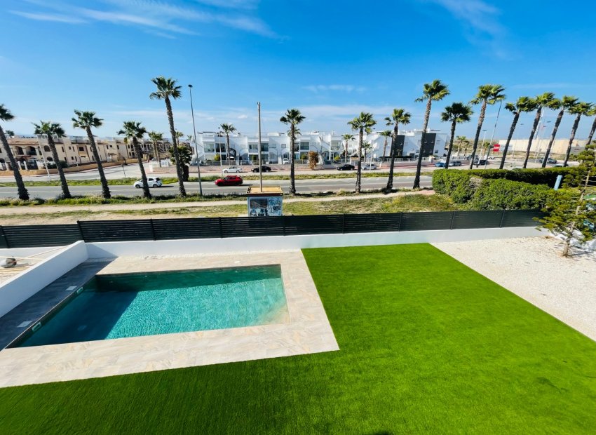 Neue Gebäude - Freistehend / Villa -
Torrevieja