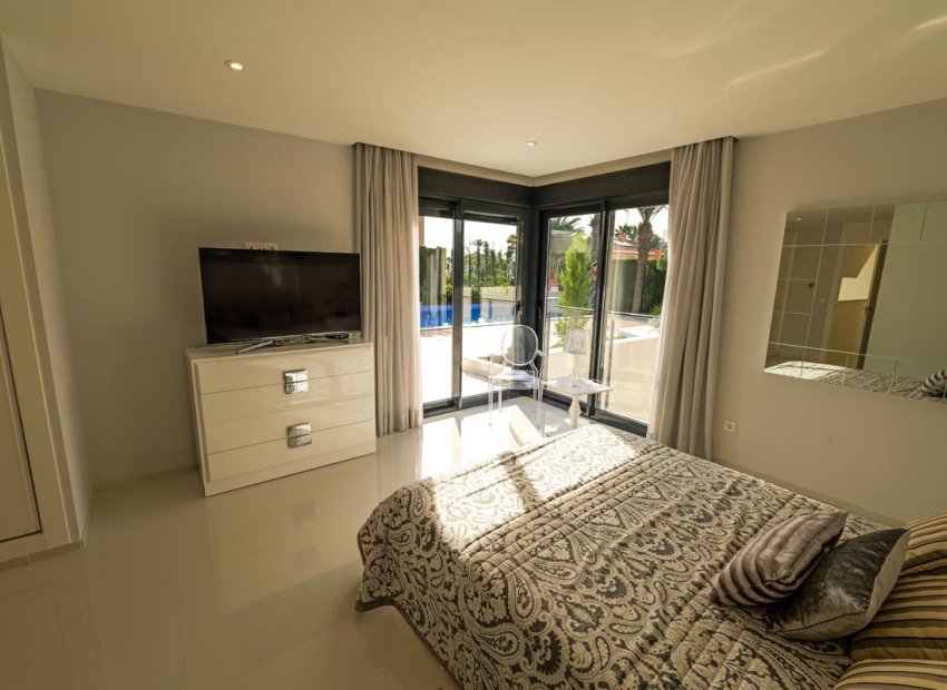 Neue Gebäude - Freistehend / Villa -
Torrevieja