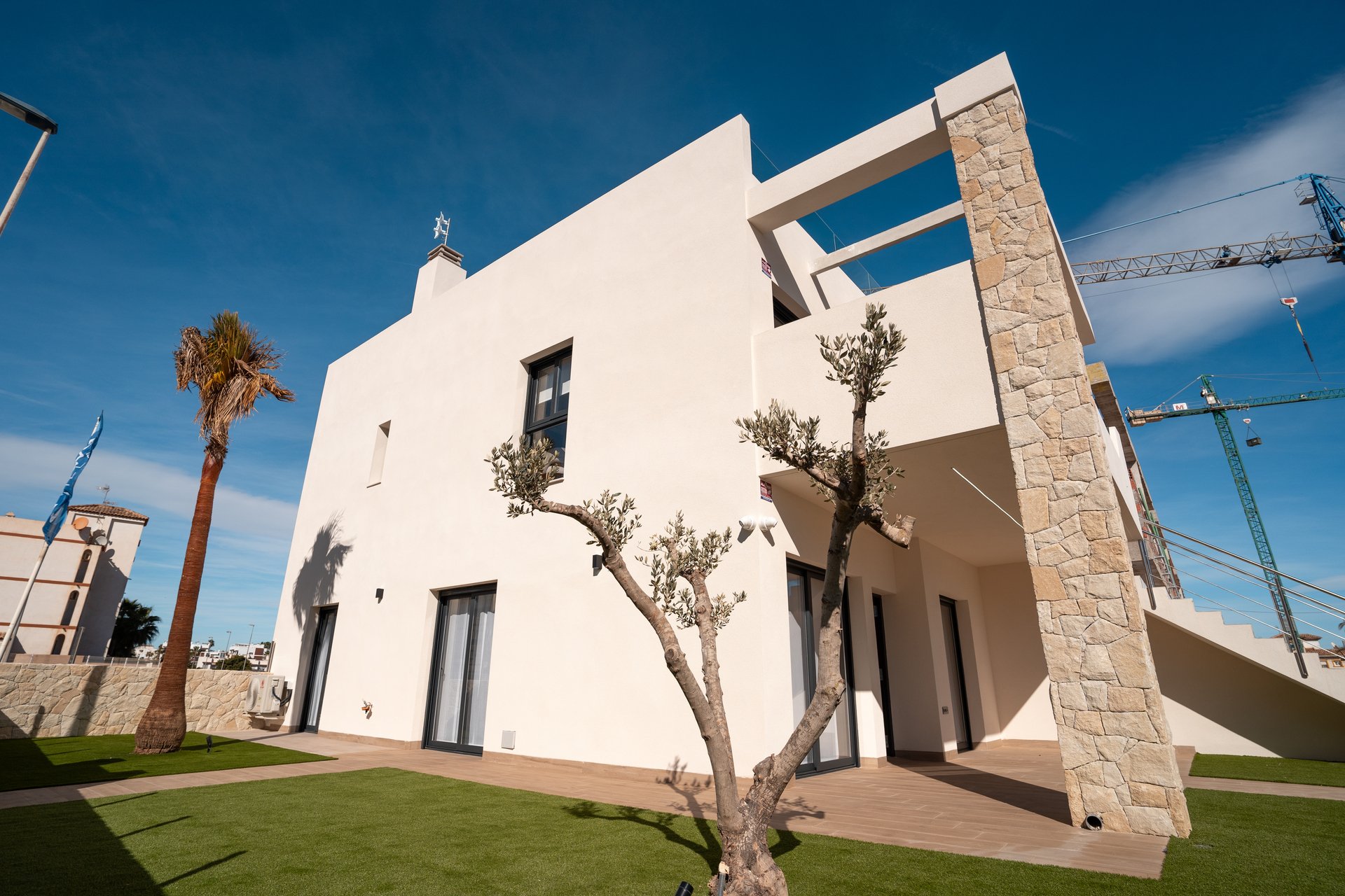 Neue Gebäude - Hochbungalow -
Pilar de la Horadada