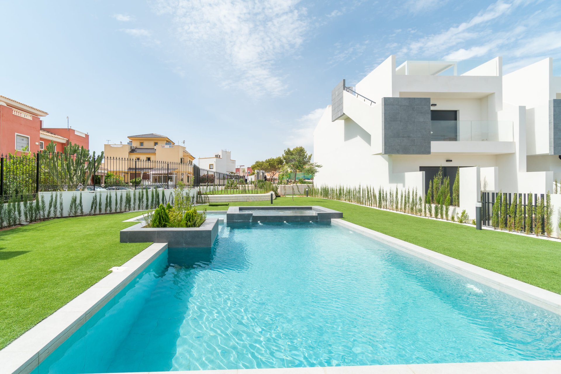 Neue Gebäude - Hochbungalow -
Torrevieja