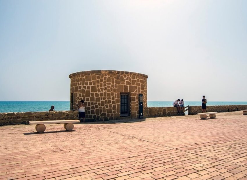 Neue Gebäude - Penthouse -
Torrevieja - La Mata