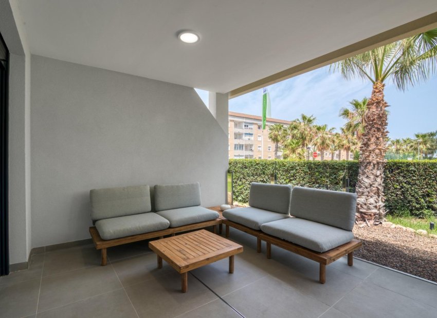 Neue Gebäude - Penthouse -
Torrevieja - Punta Prima