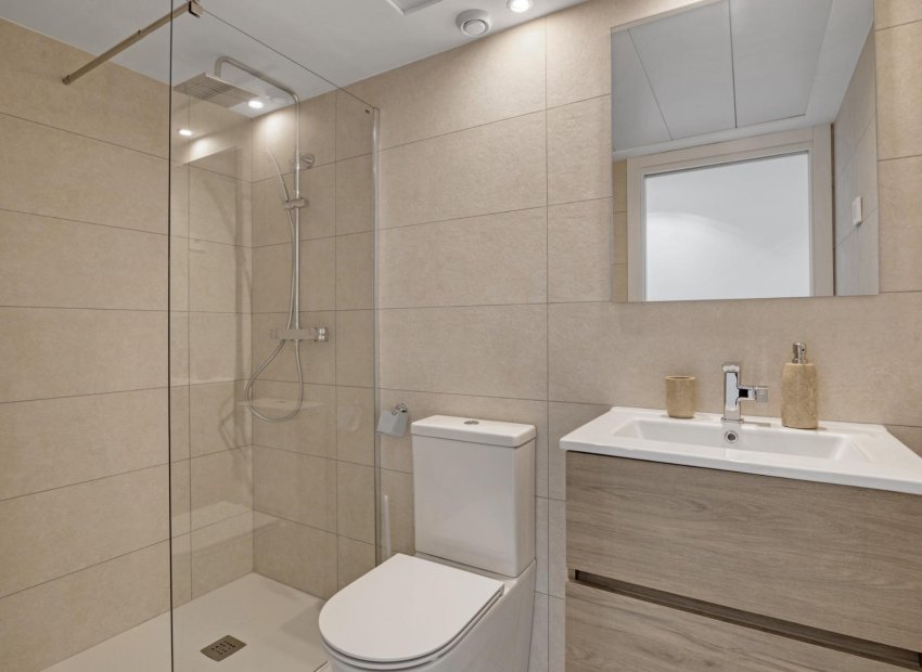 Neue Gebäude - Penthouse -
Torrevieja - Punta Prima