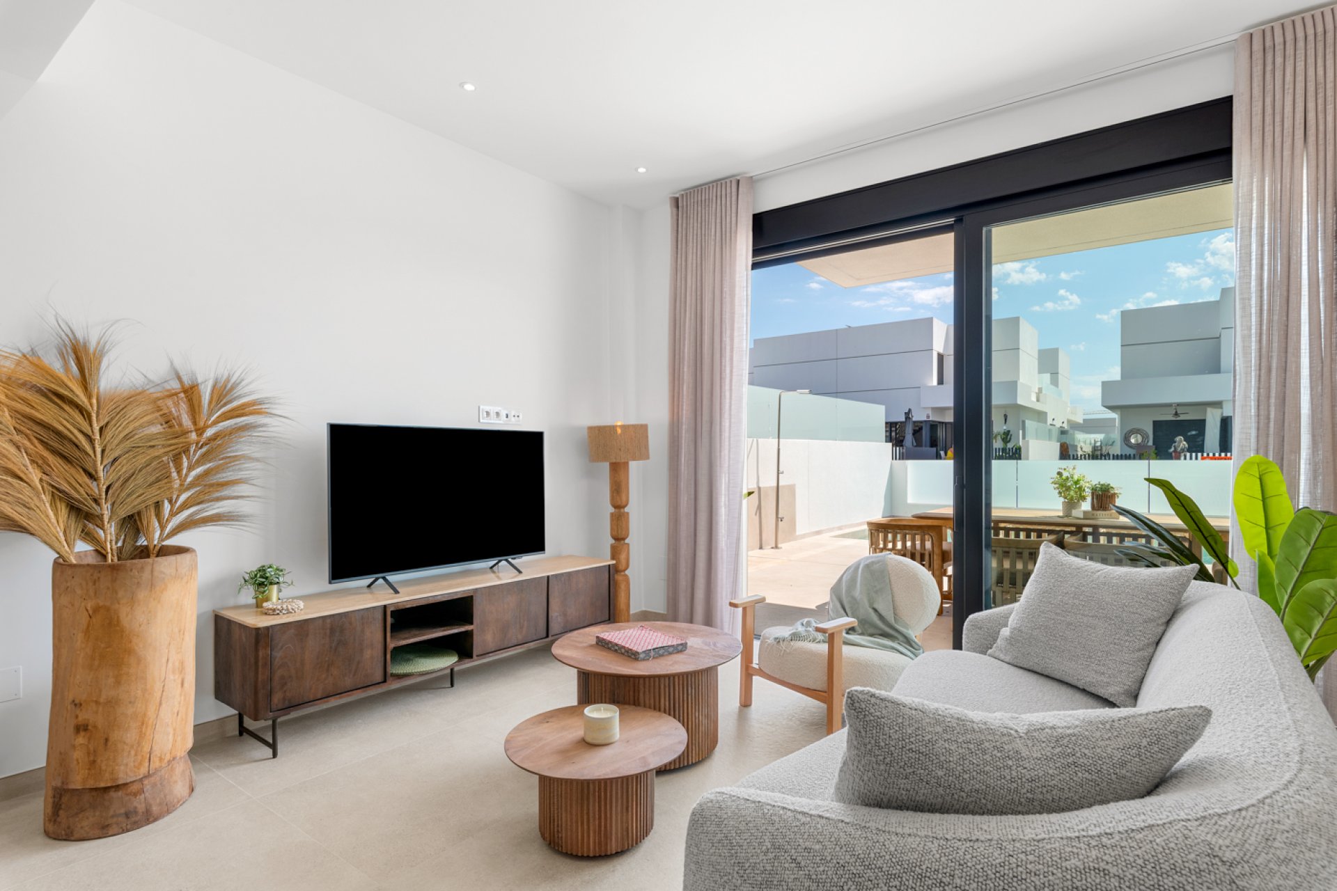 Neue Gebäude - Stadthaus -
Dolores
