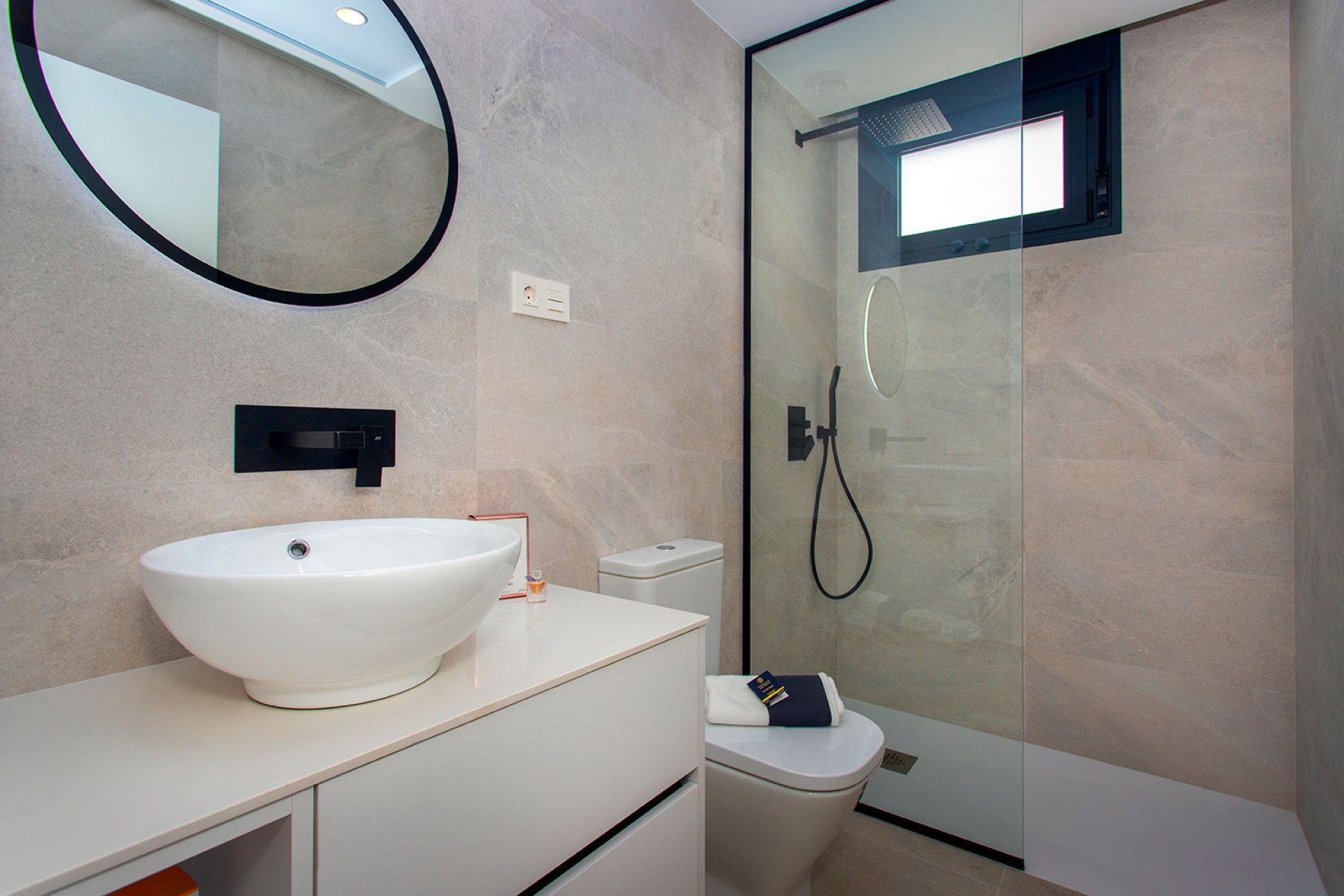 Neue Gebäude - Stadthaus -
Sucina