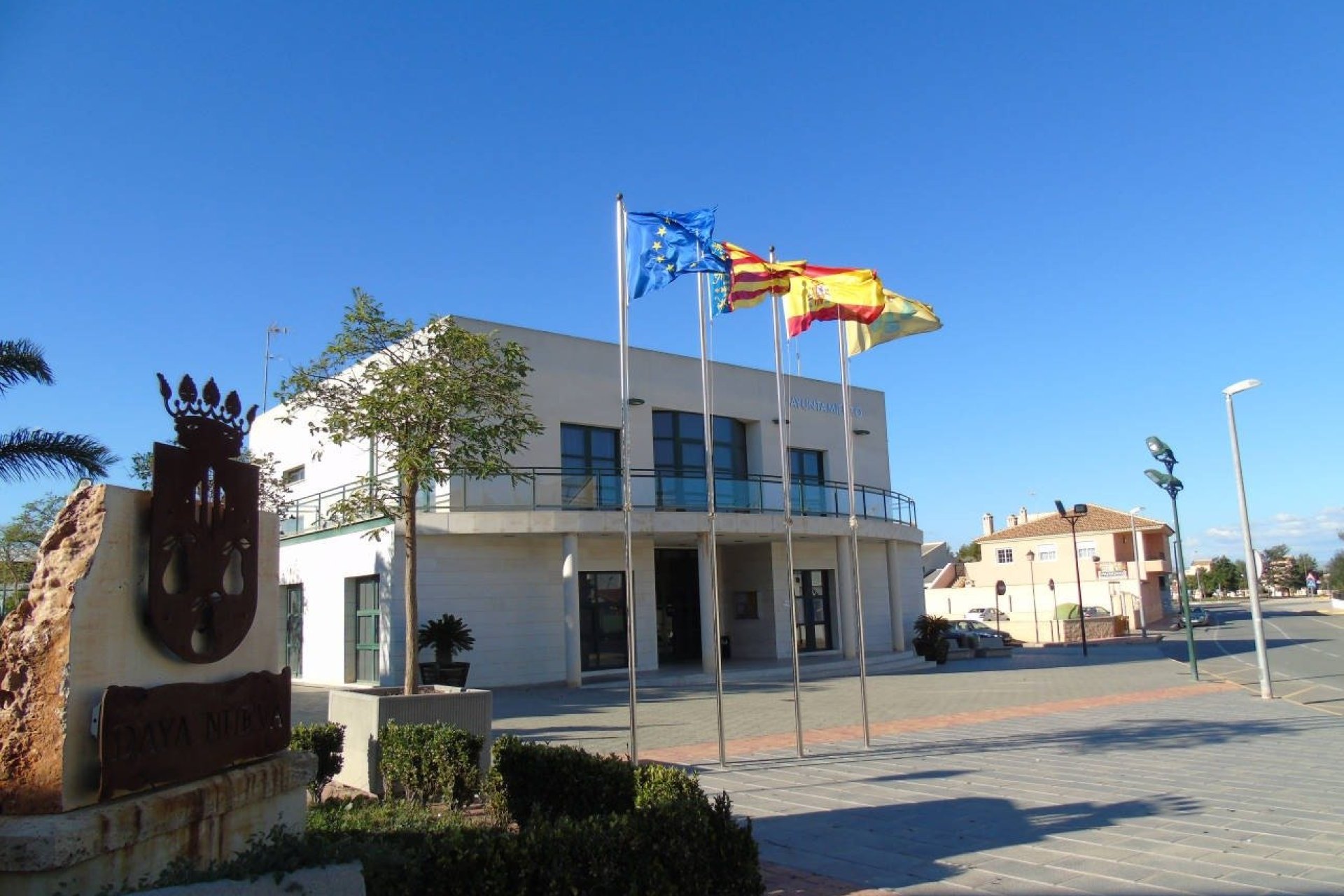 Neue Gebäude - Villa -
Daya Nueva