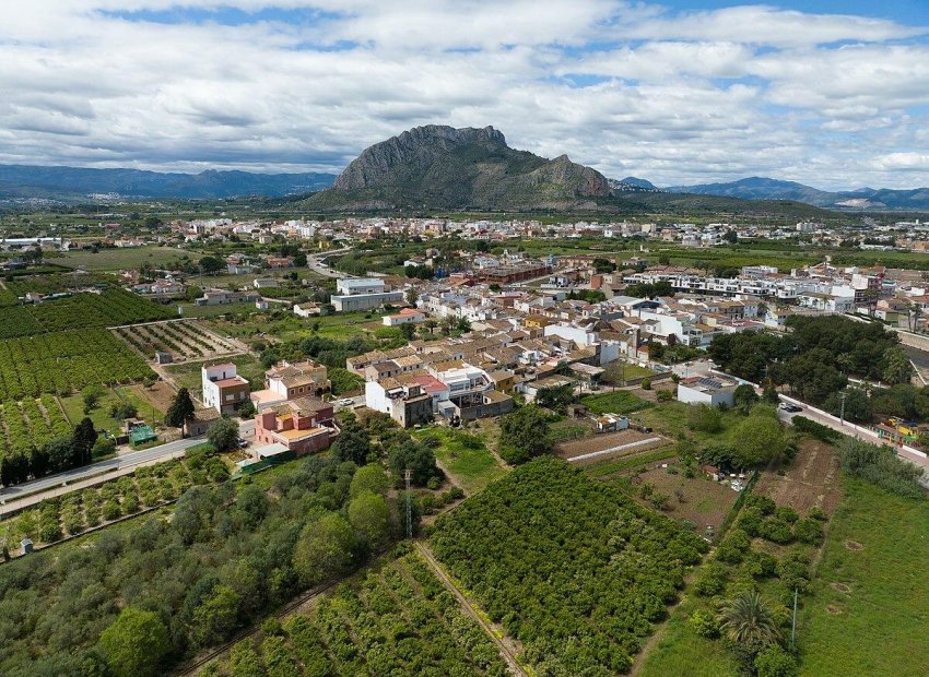 Neue Gebäude - Villa -
Els Poblets - Partida Barranquets