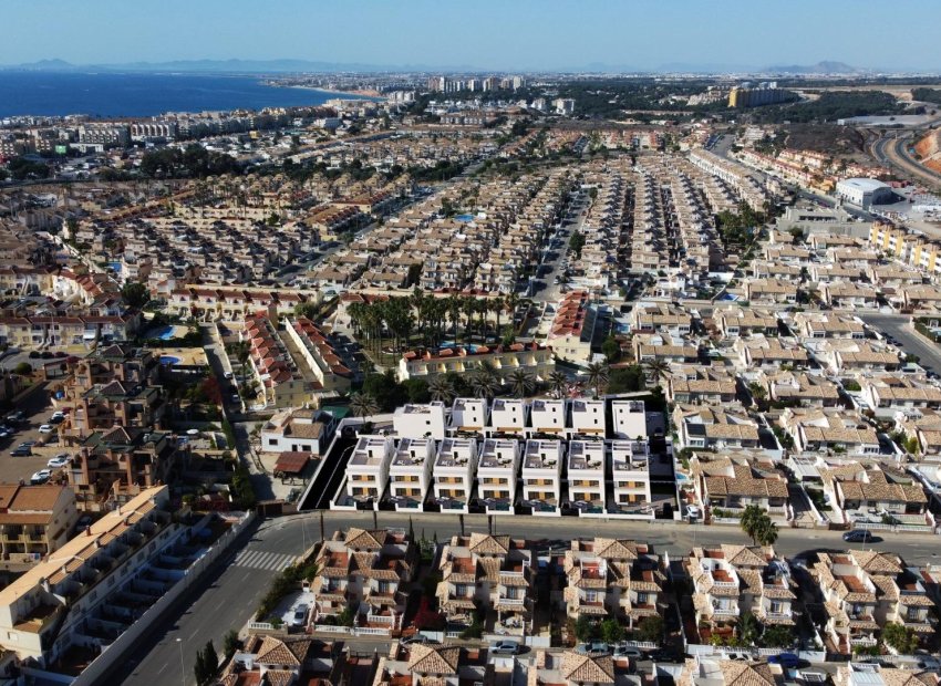 Neue Gebäude - Villa -
Orihuela Costa - La Zenia