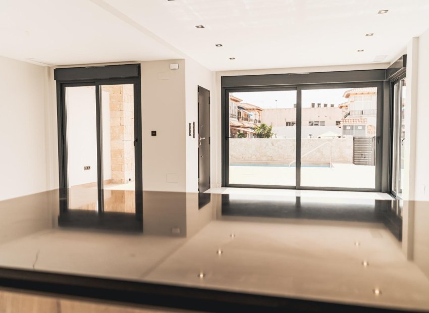 Neue Gebäude - Villa -
Orihuela Costa - Punta Prima