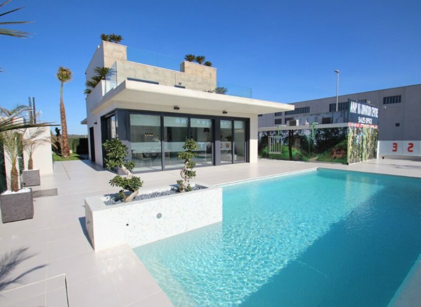 Neue Gebäude - Villa -
San Miguel de Salinas